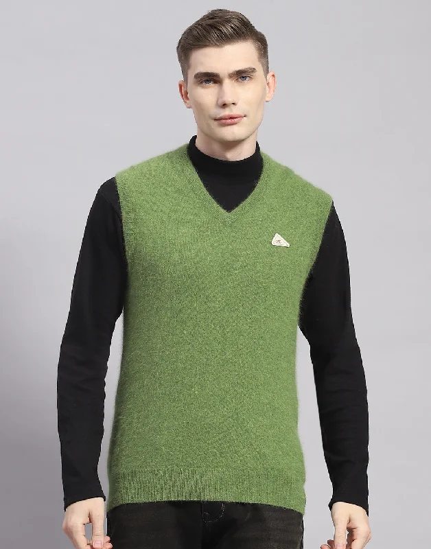 Men Green Solid V Neck Sleeveless Sweater