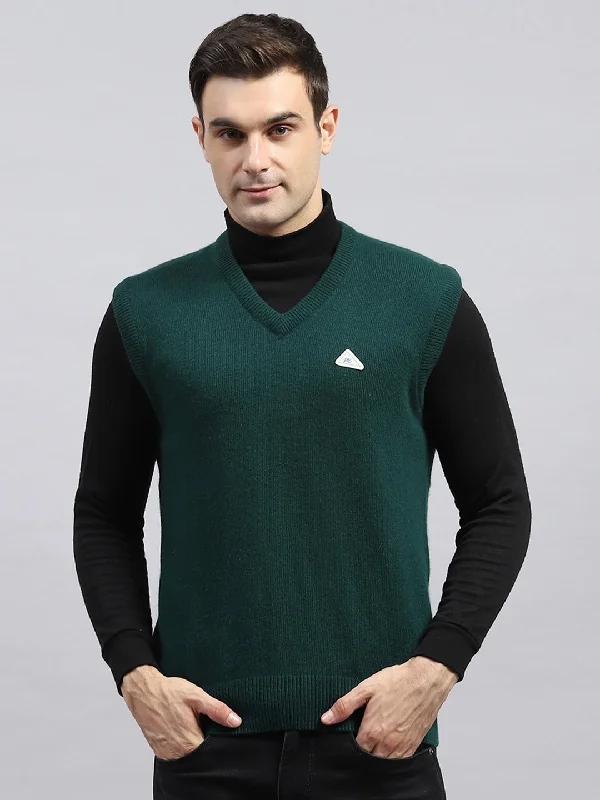 Men Green Solid V Neck Sleeveless Sweater